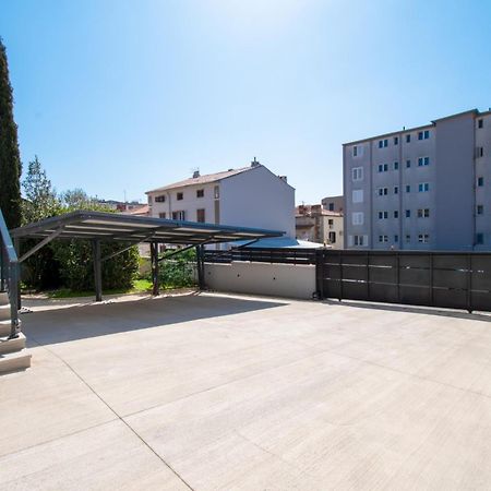 City Life With Free Parking Pula Exterior foto