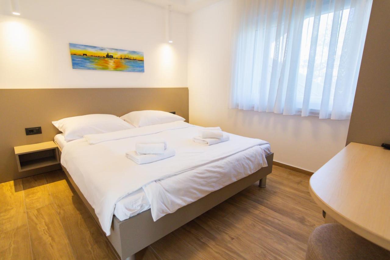 City Life With Free Parking Pula Exterior foto