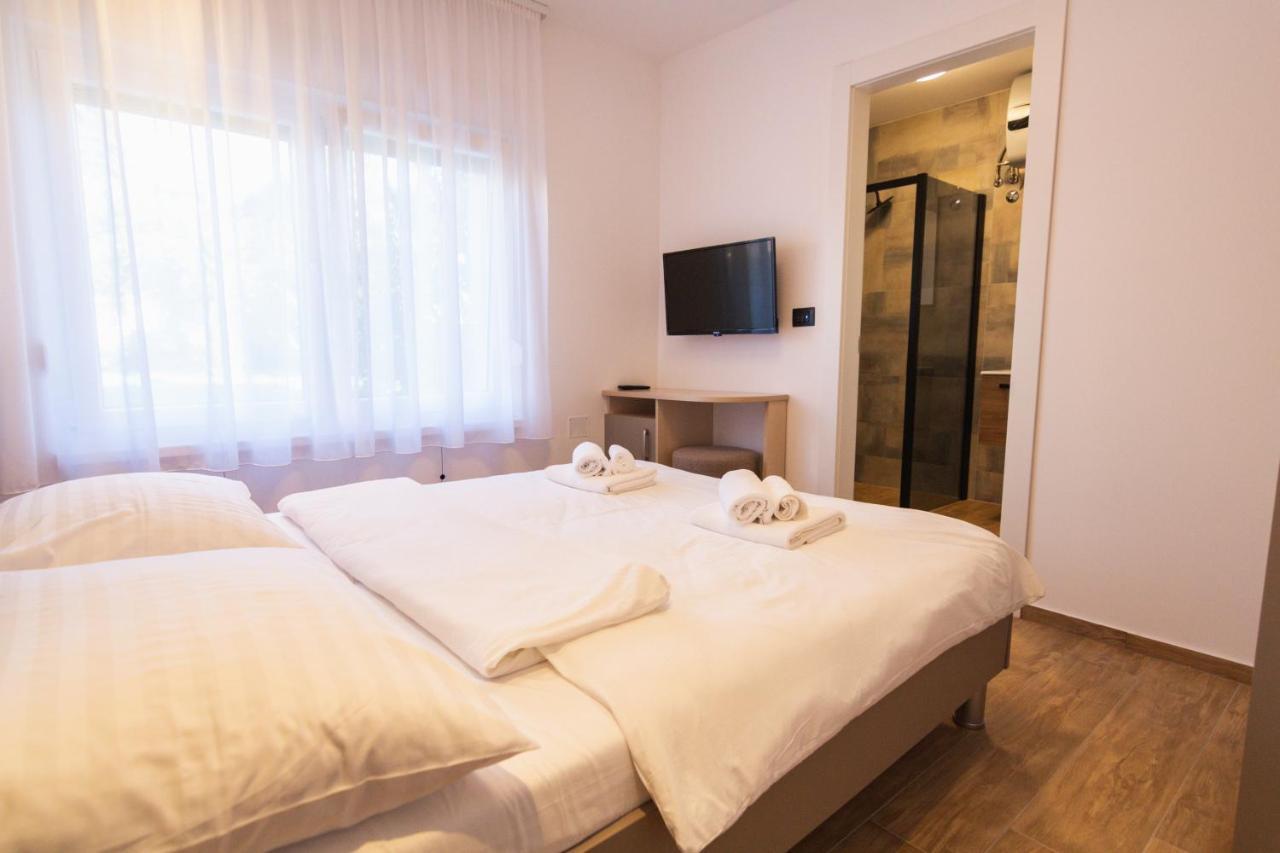 City Life With Free Parking Pula Exterior foto