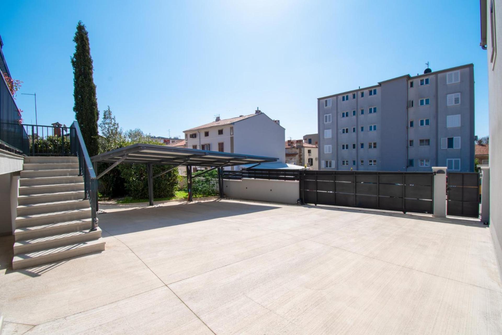 City Life With Free Parking Pula Exterior foto